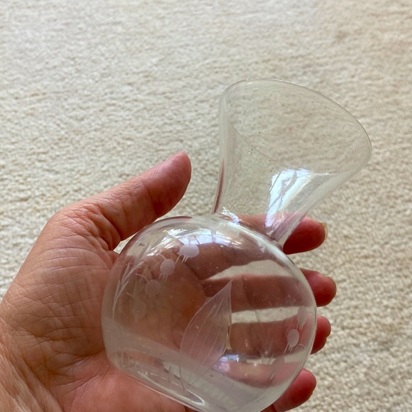 Thin European crystal small bud vase etched lily of valley - Picture 1 of 6